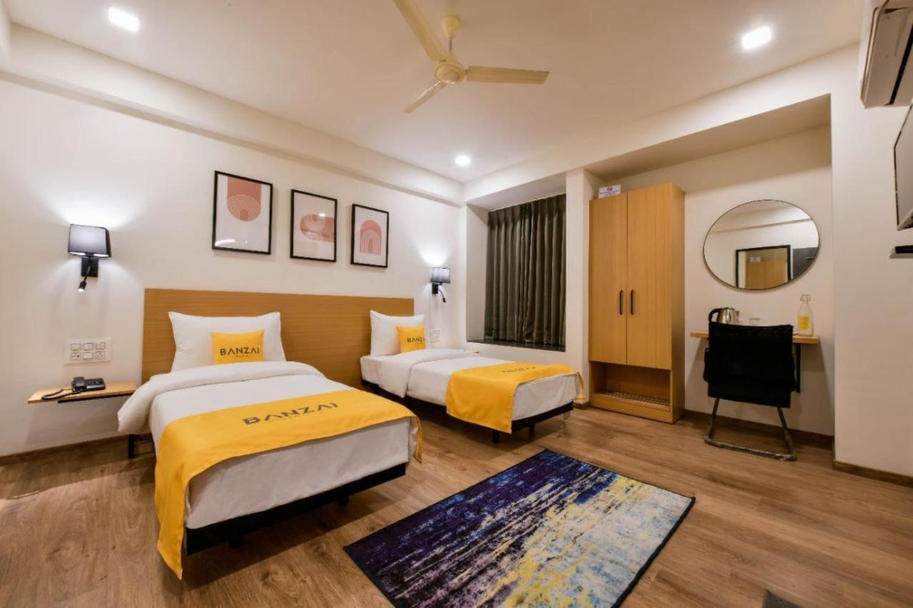 Banzai Rooms Nászik Kültér fotó